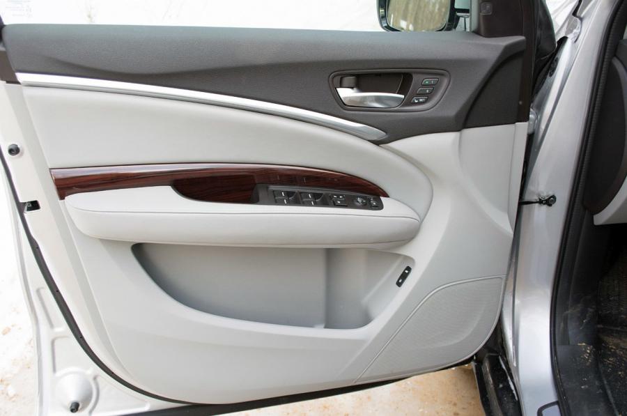 Детали интерьера Acura MDX SH-AWD (YD3) 2014 года  (фото 32 из 36)